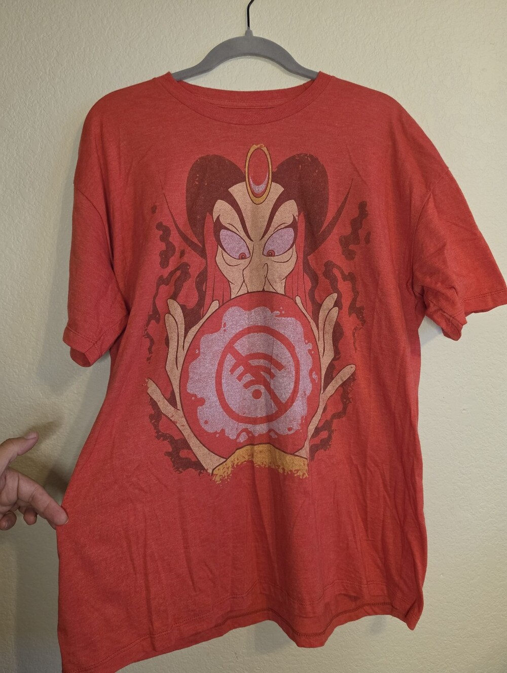 Disney Red Graphic T-shirt of Jafar From Aladdin No Internet Size xl